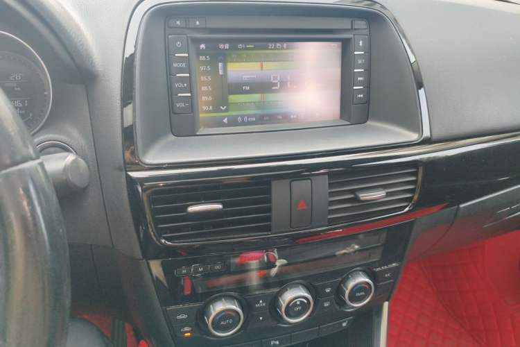 Used Mazda CX-5 2013 2.5L Automatic 4x4 Luxury Version Audio And AC Panel