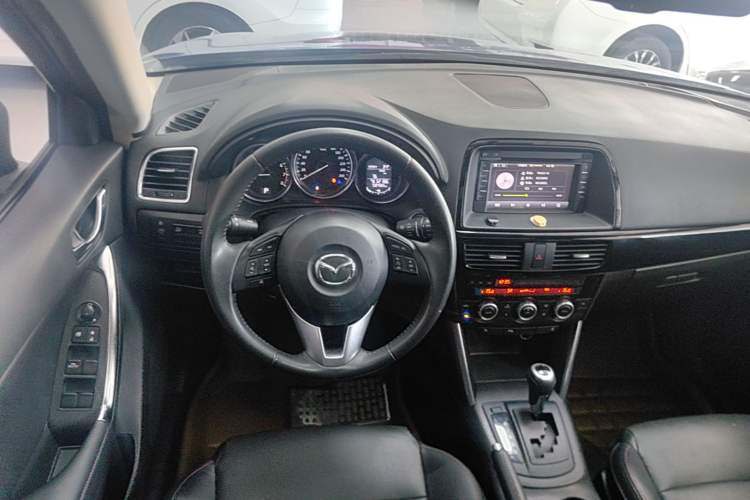 Used Mazda CX-5 2013 2.5L Automatic 4x4 Luxury Version Center Console