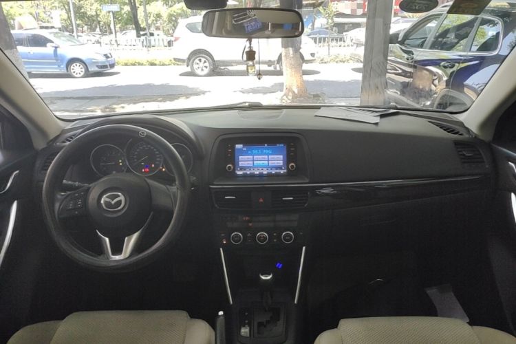 Used Mazda CX-5 2013 2.0L Automatic Two-Wheel Drive Comfort Version Center Console