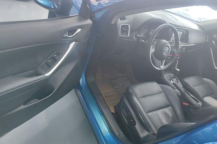Used Mazda CX-5 2013 2.5L Automatic 4x4 Luxury Version Driver Seat