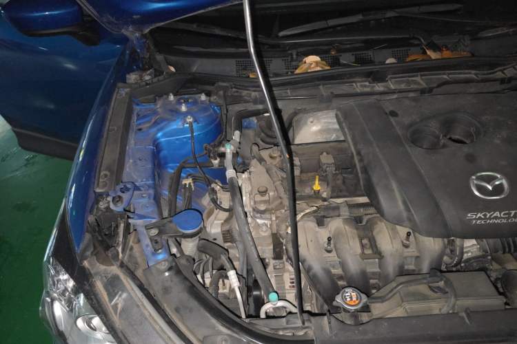Used Mazda CX-5 2013 2.5L Automatic 4x4 Luxury Version Engine Bay Right