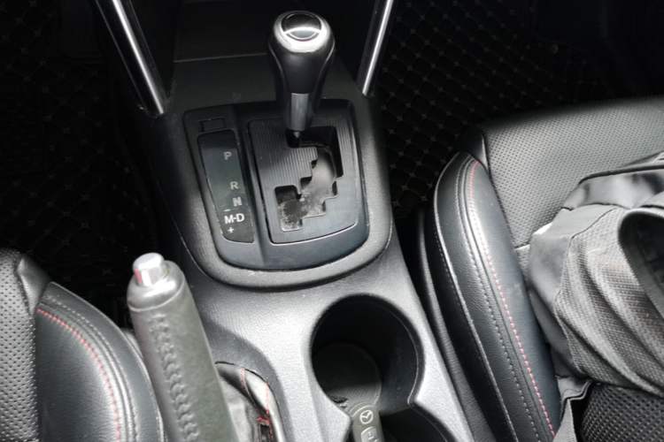 Used Mazda CX-5 2013 2.5L Automatic 4x4 Luxury Version Gear Lever