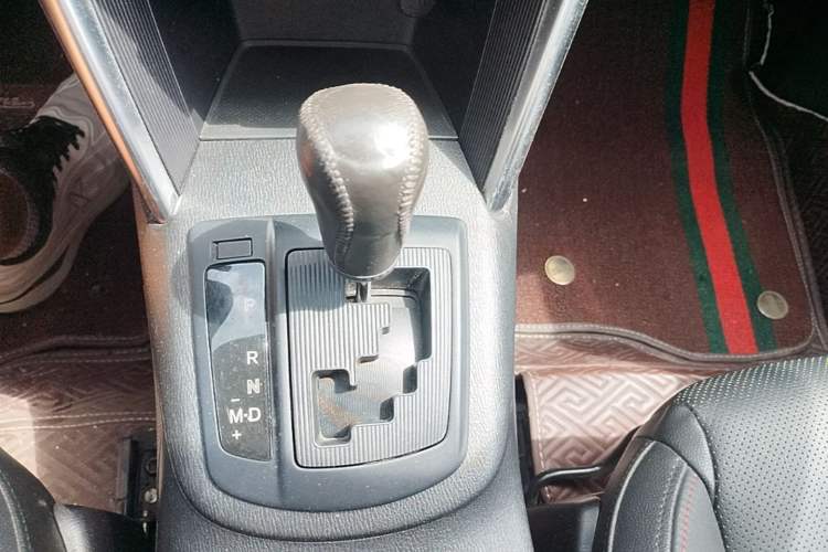 Used Mazda CX-5 2013 2.5L Automatic 4x4 Luxury Version Gear Lever