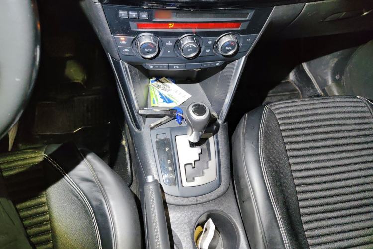 Used Mazda CX-5 2013 2.5L Automatic 4x4 Luxury Version Gear Lever