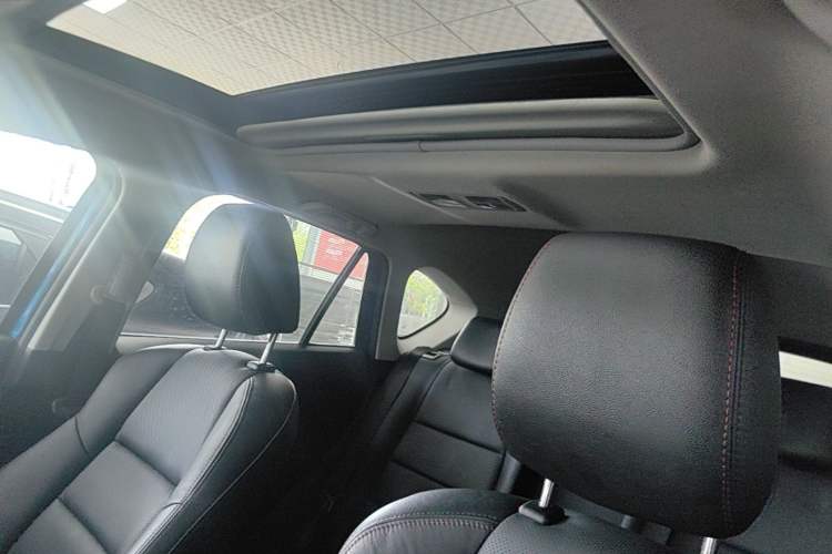 Used Mazda CX-5 2013 2.5L Automatic 4x4 Luxury Version Headliner