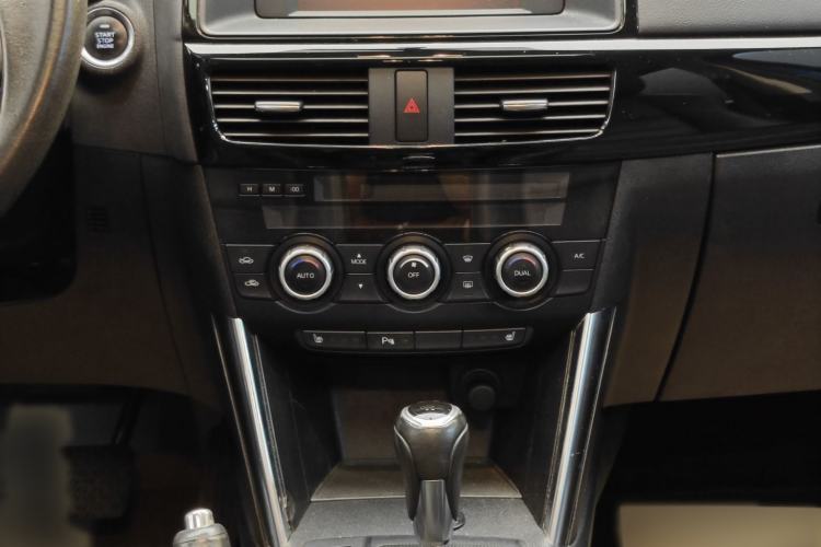 Used Mazda CX-5 2013 2.5L Automatic 4x4 Luxury Version Interior 3