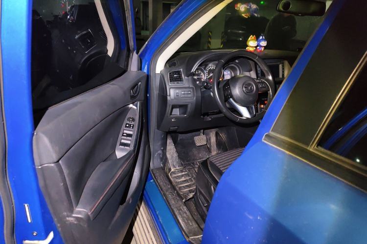 Used Mazda CX-5 2013 2.5L Automatic 4x4 Luxury Version Interior 3