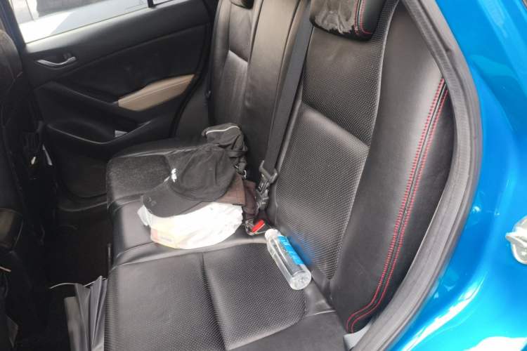 Used Mazda CX-5 2013 2.0L Automatic Two-Wheel Drive Comfort Version Interior 4
