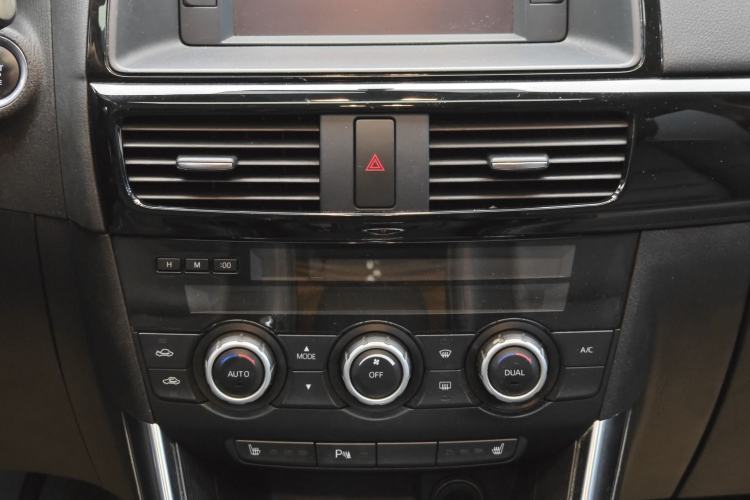 Used Mazda CX-5 2013 2.5L Automatic 4x4 Luxury Version Interior 6