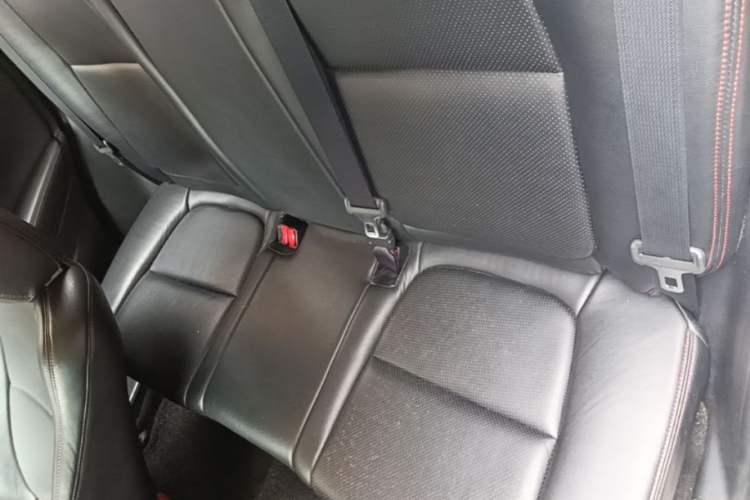 Used Mazda CX-5 2013 2.0L Automatic Two-Wheel Drive Comfort Version Left Rear Seat