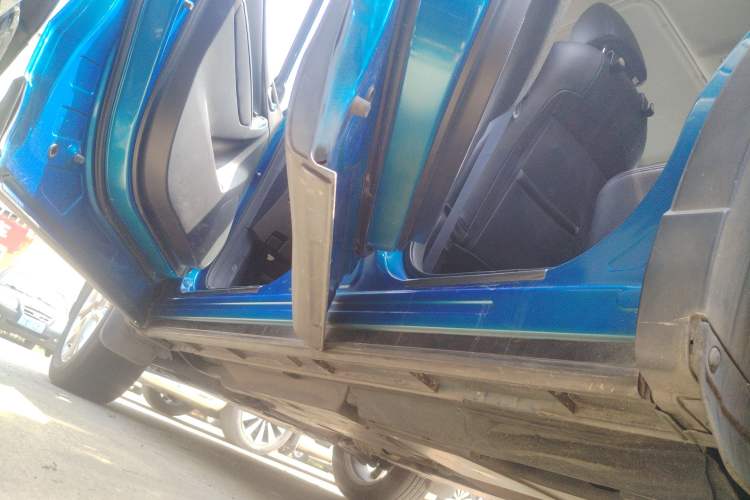 Used Mazda CX-5 2013 2.5L Automatic 4x4 Luxury Version Left Side Sill