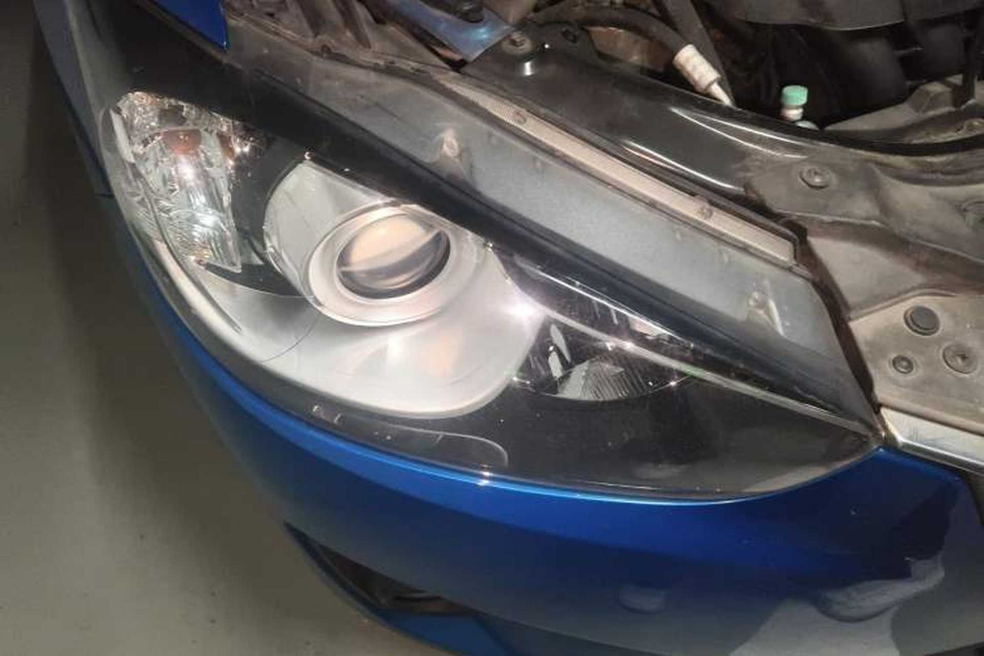 Used Mazda CX-5 2013 2.0L Manual Two-Wheel Drive Comfort Version Right Front Headlight