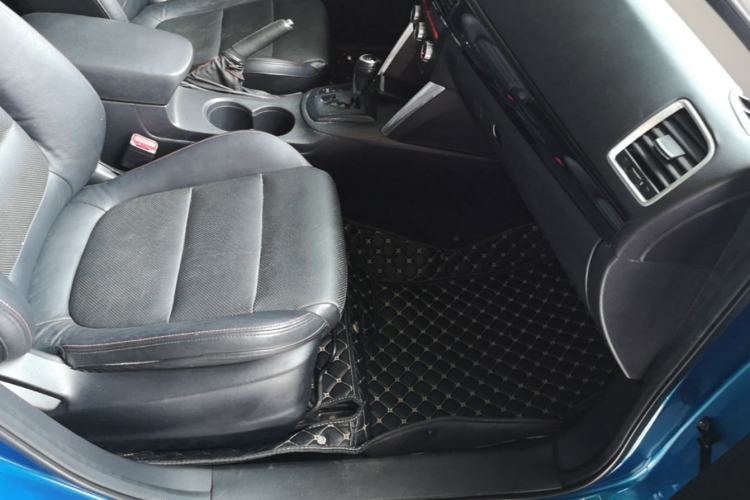 Used Mazda CX-5 2013 2.5L Automatic 4x4 Luxury Version Right Front Seat