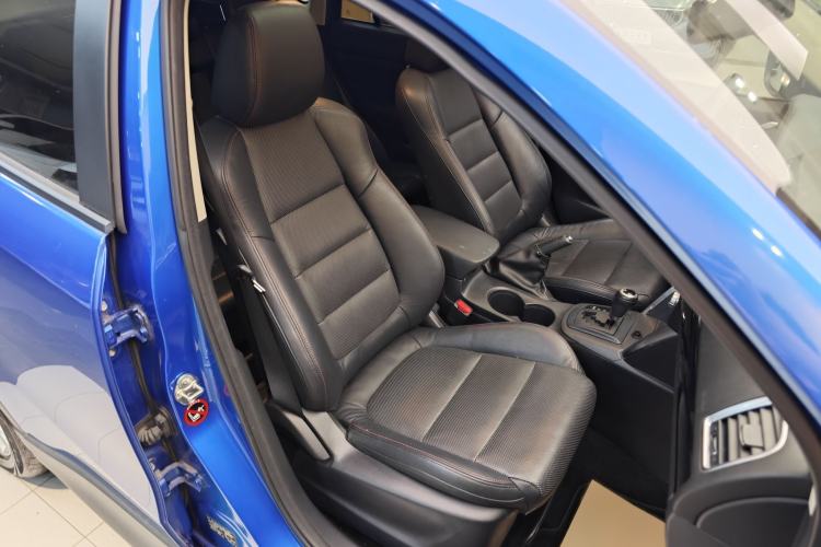 Used Mazda CX-5 2013 2.5L Automatic 4x4 Luxury Version Right Front Seat