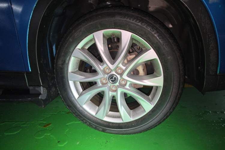 Used Mazda CX-5 2013 2.5L Automatic 4x4 Luxury Version Right Front Wheel Hub