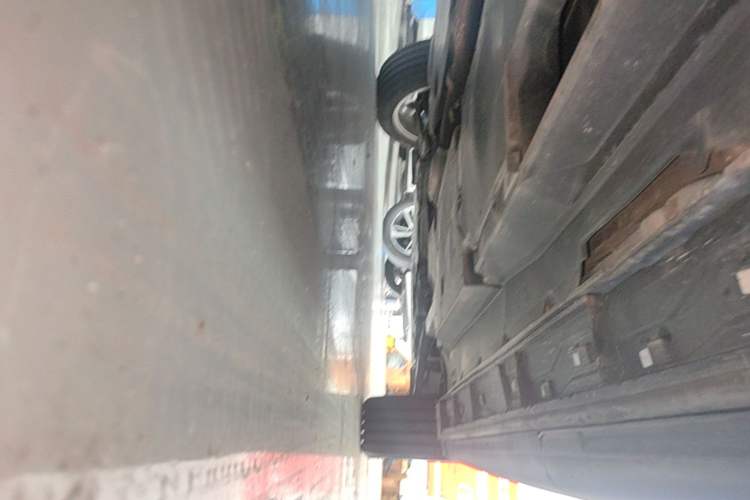 Used Mazda CX-5 2013 2.5L Automatic 4x4 Luxury Version Right Side Sill