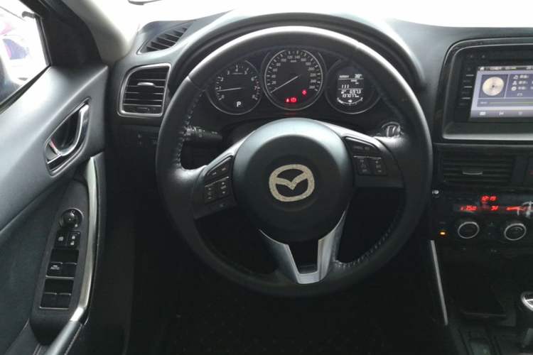 Used Mazda CX-5 2013 2.5L Automatic 4x4 Luxury Version Steering Wheel