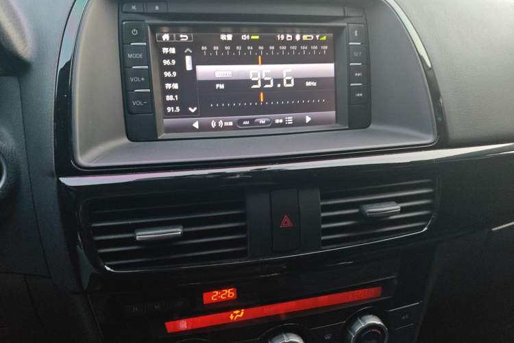 Used Mazda CX-5 2013 2.5L Automatic 4x4 Luxury Version Audio And AC Panel
