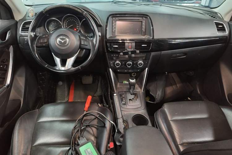 Used Mazda CX-5 2013 2.5L Automatic 4x4 Luxury Version Center Console
