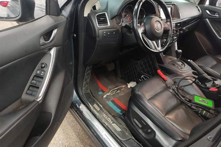 Used Mazda CX-5 2013 2.5L Automatic 4x4 Luxury Version Driver Seat