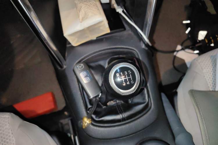 Used Mazda CX-5 2013 2.0L Manual Two-Wheel Drive Comfort Version Gear Lever