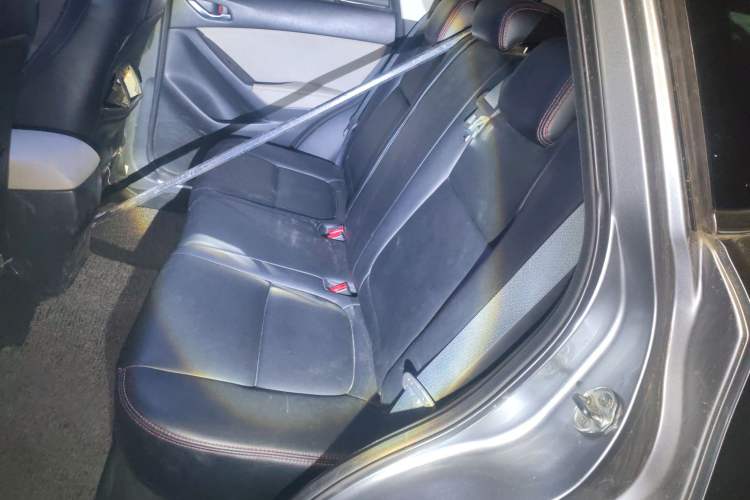 Used Mazda CX-5 2013 2.0L Automatic Two-Wheel Drive Comfort Version Left Rear Seat