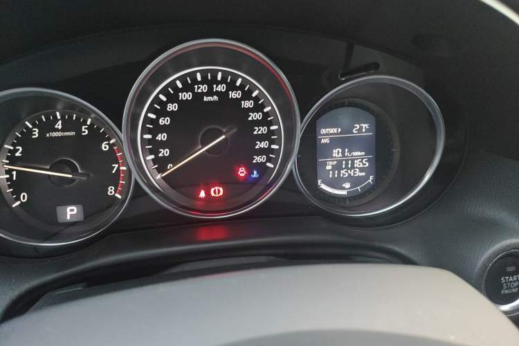 Used Mazda CX-5 2013 2.5L Automatic 4x4 Luxury Version Odometer Close Up
