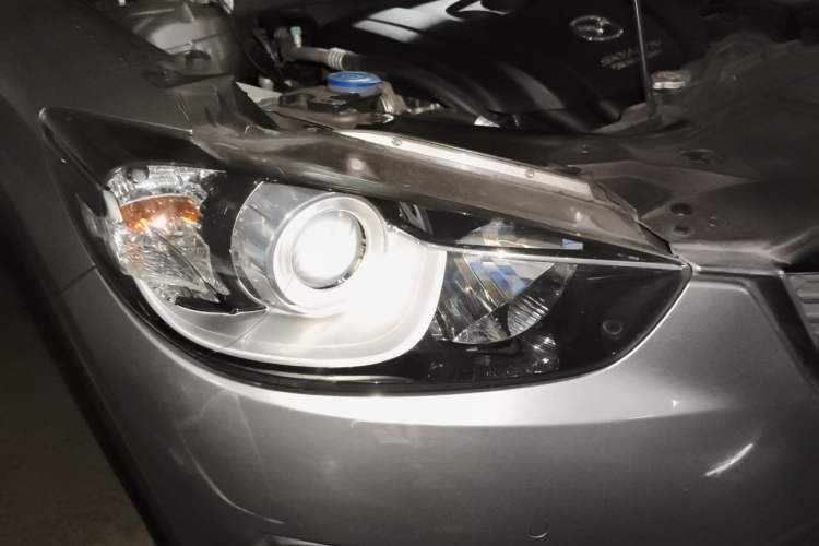Used Mazda CX-5 2013 2.0L Automatic 4x4 Elite Version Right Front Headlight