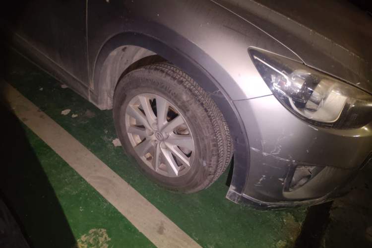 Used Mazda CX-5 2013 2.0L Automatic Two-Wheel Drive Comfort Version Right Front Wheel Hub