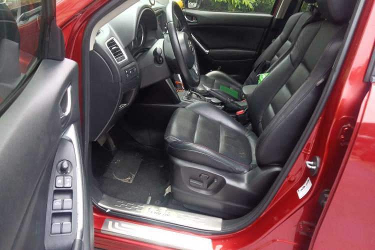 Used Mazda CX-5 2013 2.5L Automatic 4x4 Luxury Version Driver Seat