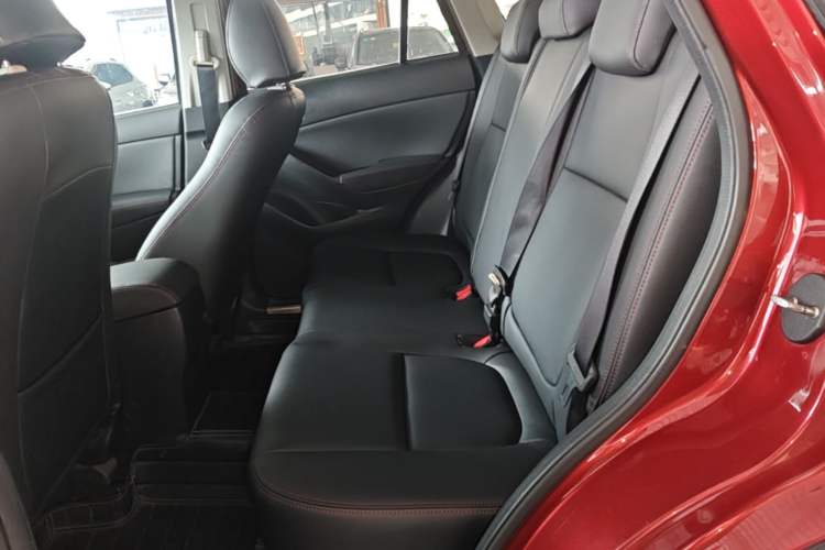 Used Mazda CX-5 2013 2.0L Automatic Two-Wheel Drive Comfort Version Left Rear Seat
