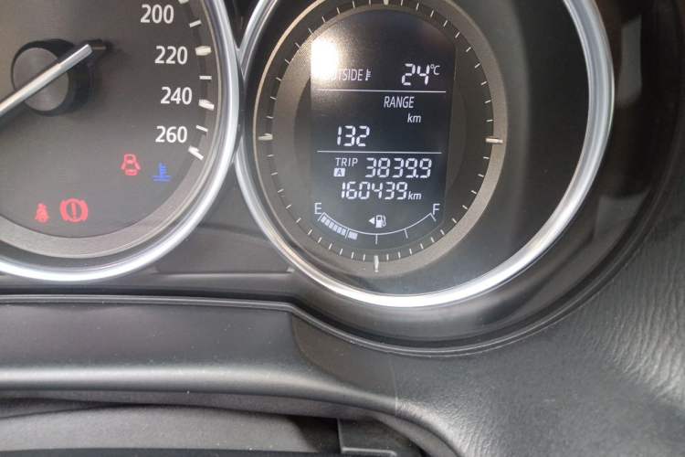 Used Mazda CX-5 2013 2.5L Automatic 4x4 Luxury Version Odometer Close Up