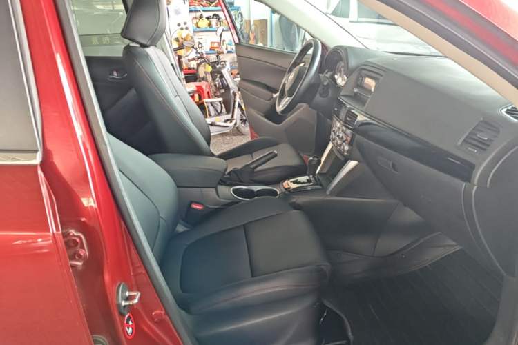 Used Mazda CX-5 2013 2.0L Automatic Two-Wheel Drive Comfort Version Right Front Seat