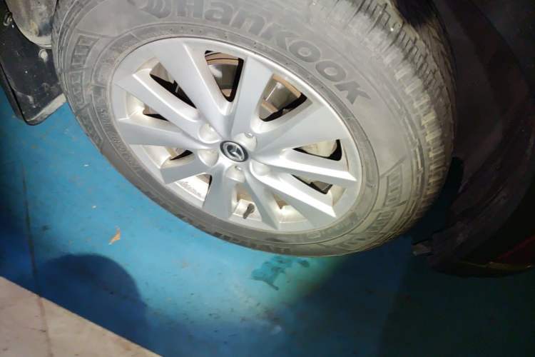Used Mazda CX-5 2013 2.0L Automatic Two-Wheel Drive Comfort Version Right Front Wheel Hub