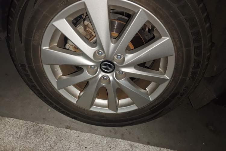 Used Mazda CX-5 2013 2.0L Automatic Two-Wheel Drive Comfort Version Right Front Wheel Hub