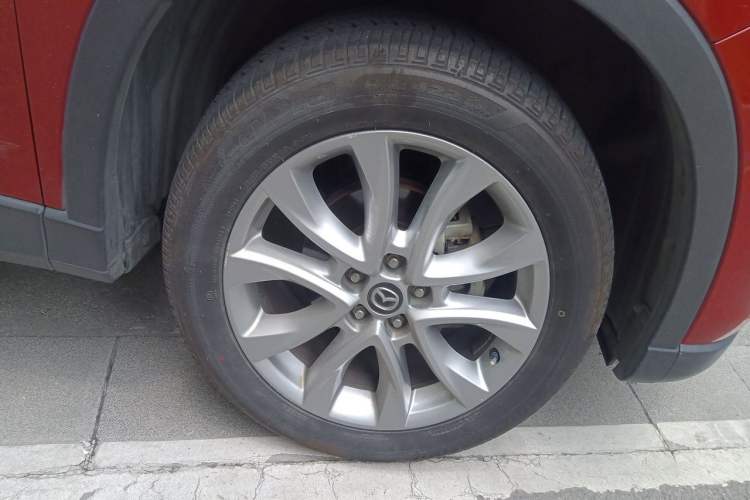 Used Mazda CX-5 2013 2.5L Automatic 4x4 Luxury Version Right Front Wheel Hub