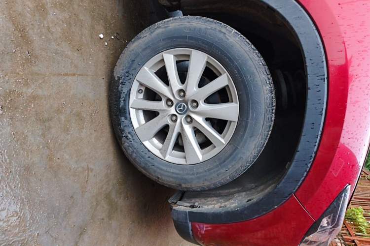 Used Mazda CX-5 2013 2.0L Automatic 4x4 Elite Version Right Front Wheel Hub
