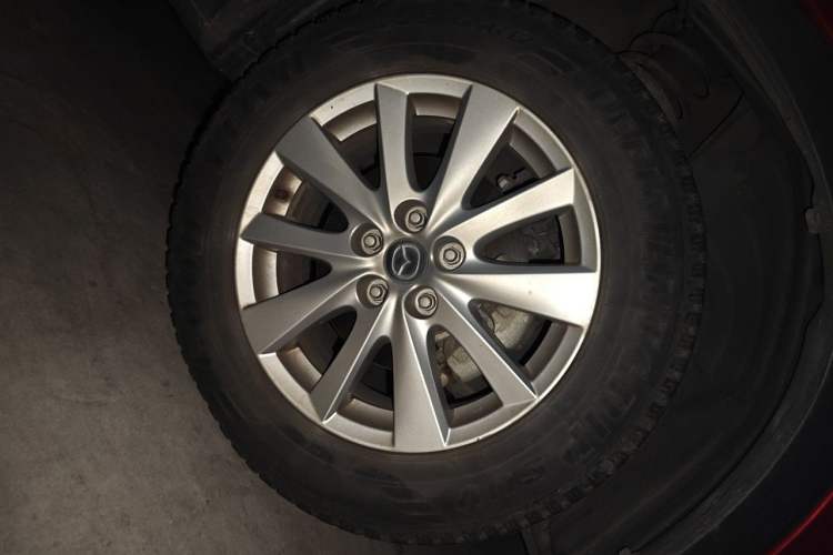 Used Mazda CX-5 2013 2.0L Automatic Two-Wheel Drive Comfort Version Right Front Wheel Hub