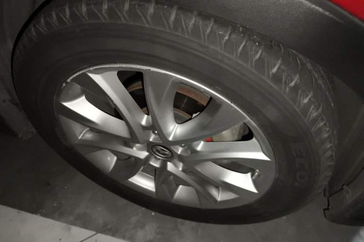 Used Mazda CX-5 2013 2.5L Automatic 4x4 Luxury Version Right Front Wheel Hub