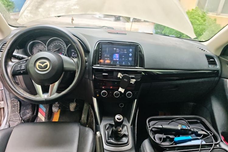 Used Mazda CX-5 2013 2.0L Manual Two-Wheel Drive Comfort Version Center Console