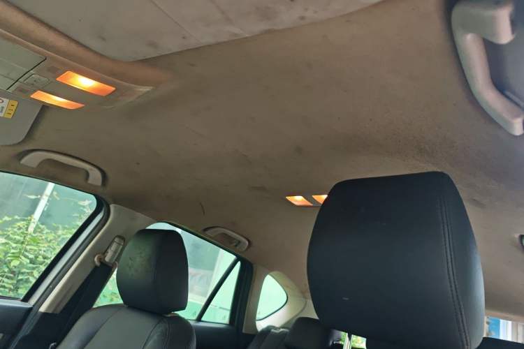 Used Mazda CX-5 2013 2.0L Manual Two-Wheel Drive Comfort Version Headliner