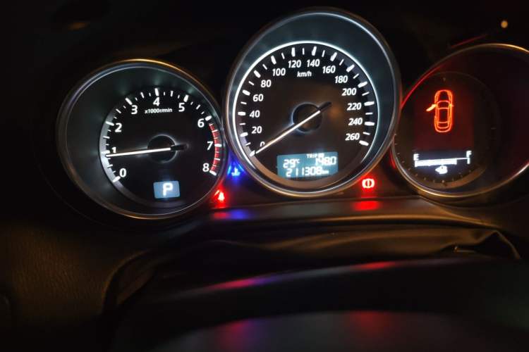 Used Mazda CX-5 2013 2.5L Automatic 4x4 Flagship Edition Odometer Close Up