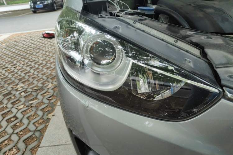 Used Mazda CX-5 2013 2.5L Automatic 4x4 Luxury Version Right Front Headlight