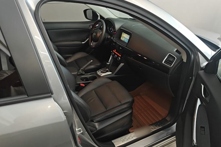 Used Mazda CX-5 2013 2.5L Automatic 4x4 Luxury Version Right Front Seat