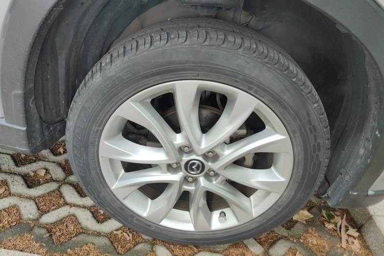 Used Mazda CX-5 2013 2.5L Automatic 4x4 Luxury Version Right Front Wheel Hub