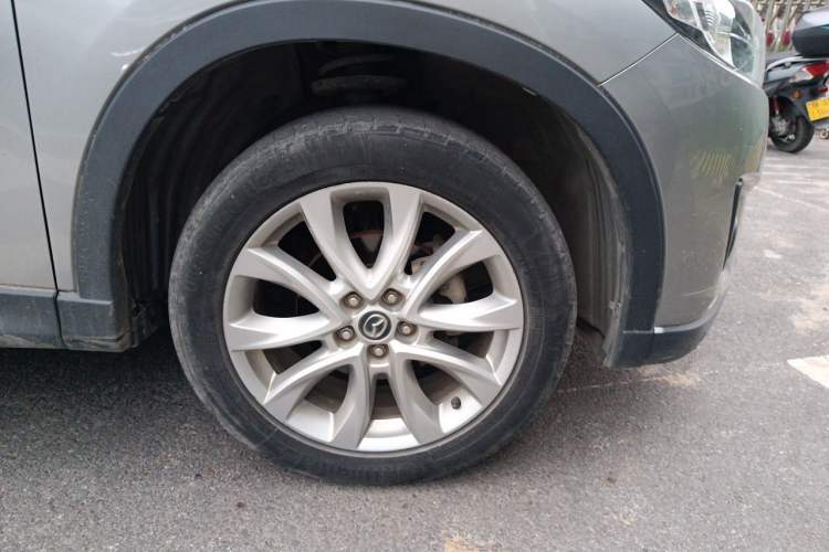 Used Mazda CX-5 2013 2.5L Automatic 4x4 Luxury Version Right Front Wheel Hub