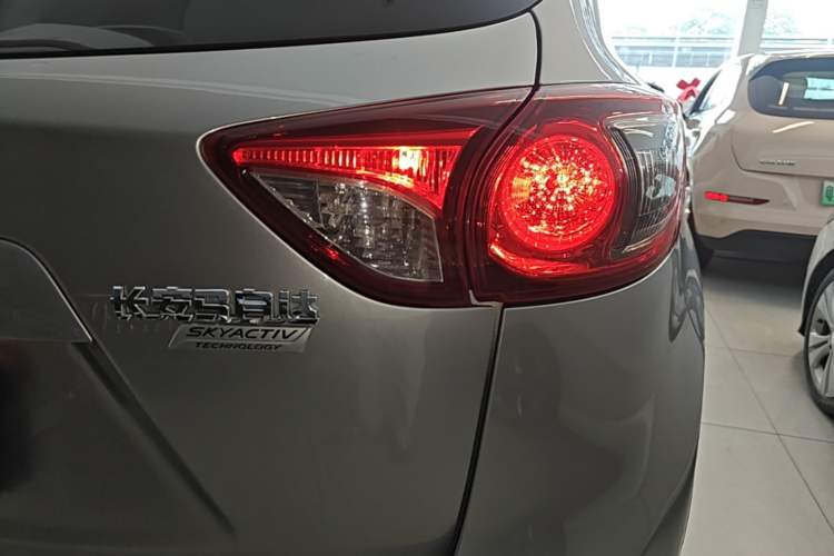 Used Mazda CX-5 2013 2.5L Automatic 4x4 Luxury Version Right Rear Taillight