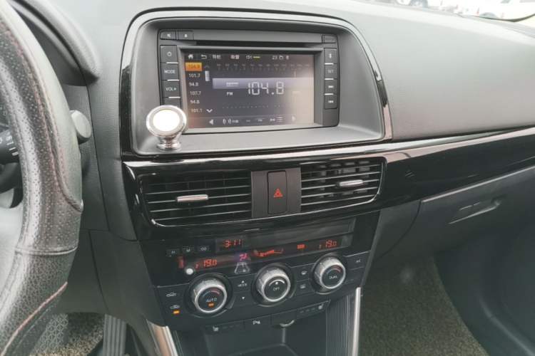 Used Mazda CX-5 2013 2.5L Automatic 4x4 Luxury Version Audio And AC Panel