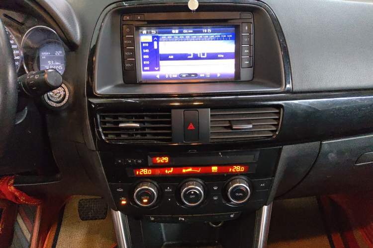 Used Mazda CX-5 2013 2.5L Automatic 4x4 Luxury Version Audio And AC Panel