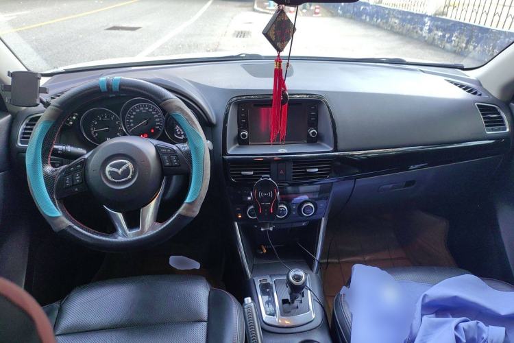 Used Mazda CX-5 2013 2.5L Automatic 4x4 Luxury Version Center Console